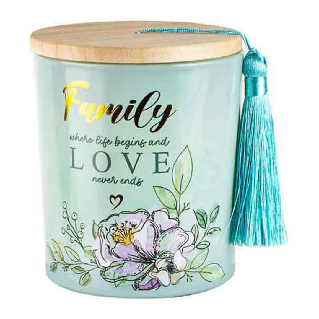 Family Candle With Wood Lid and Tassel Vanilla 10x13cm - Image 2