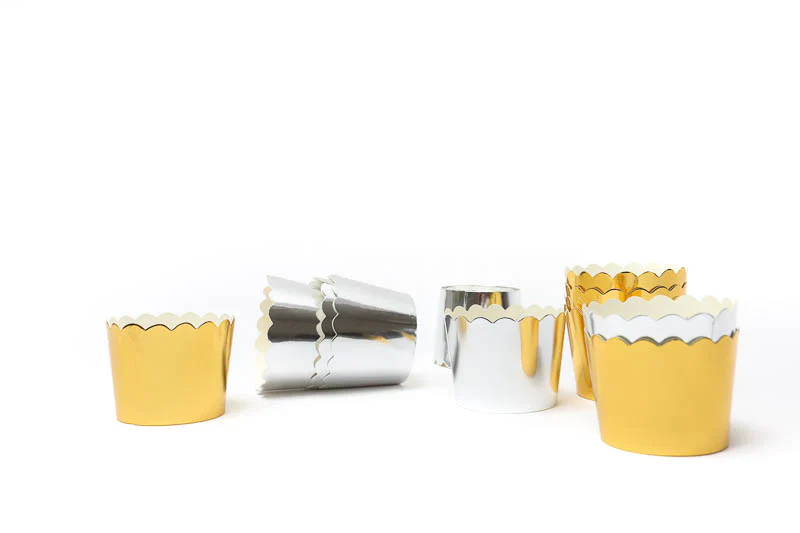Foil Card Baking Cups Silver 25pk - Image 2