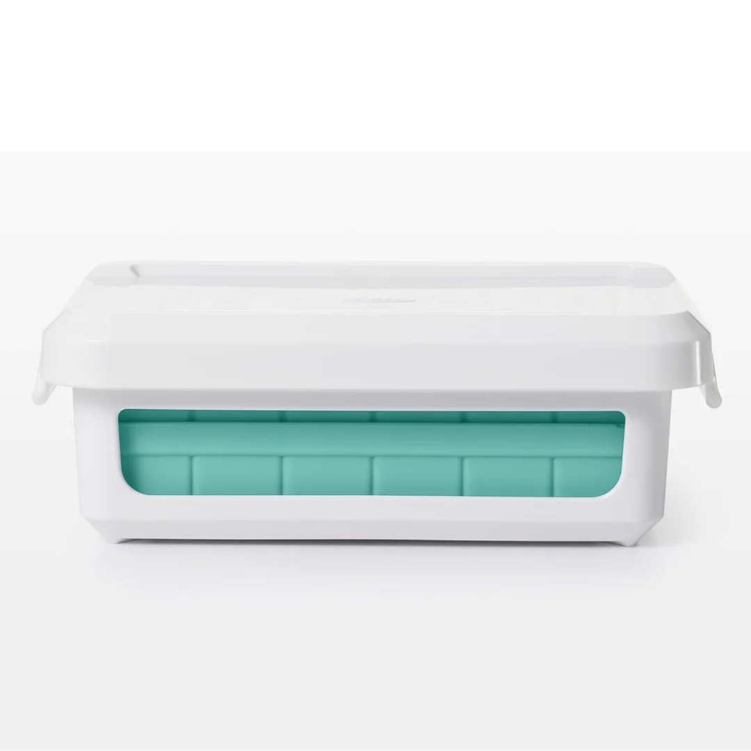 OXO GG Covered Ice Cube Tray Small - Image 5