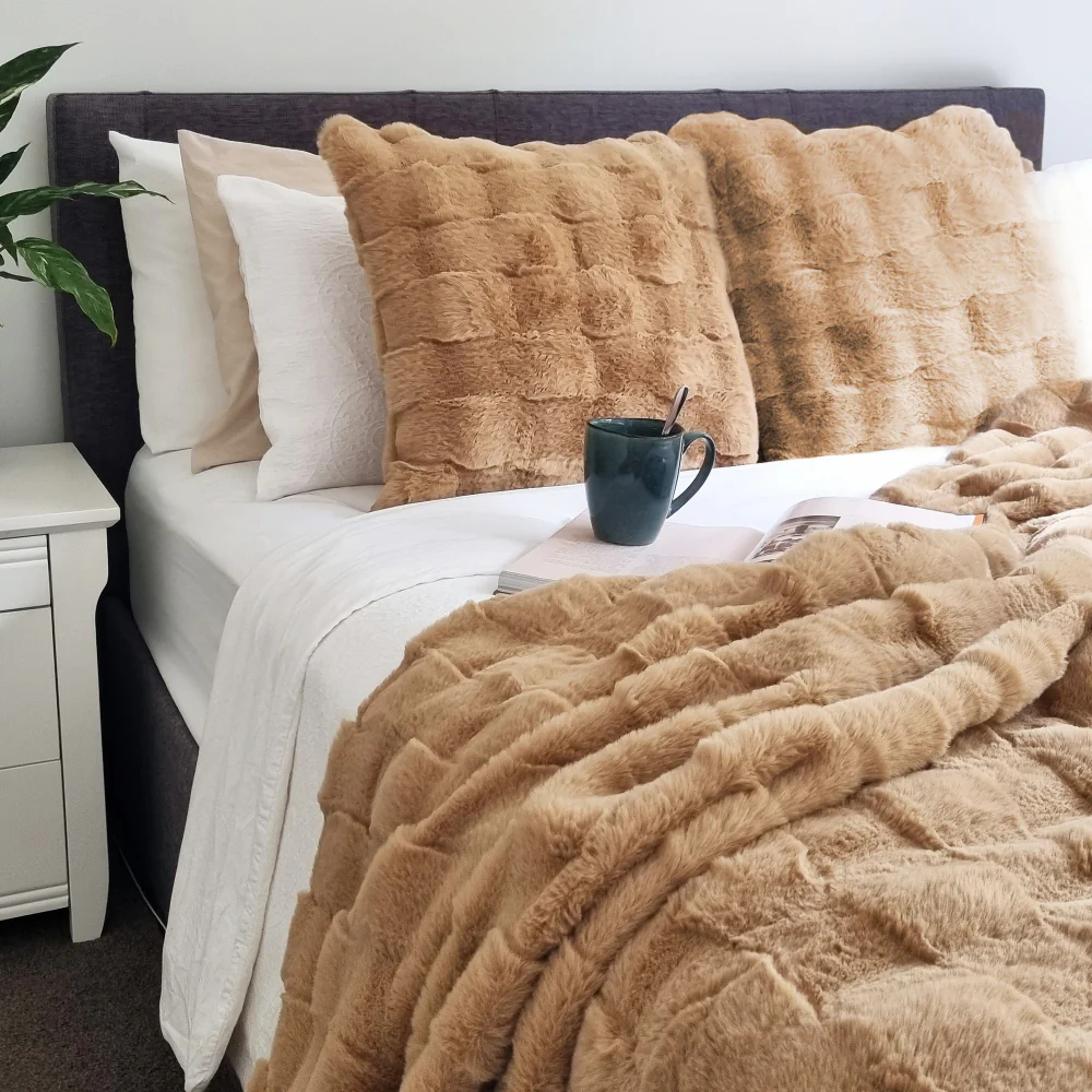 Tyler Faux Fur Blanket 180x220cm Latte - Image 5