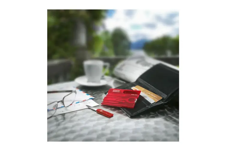Victorinox Sak Swiss Card Classic Red Translucent - Image 3